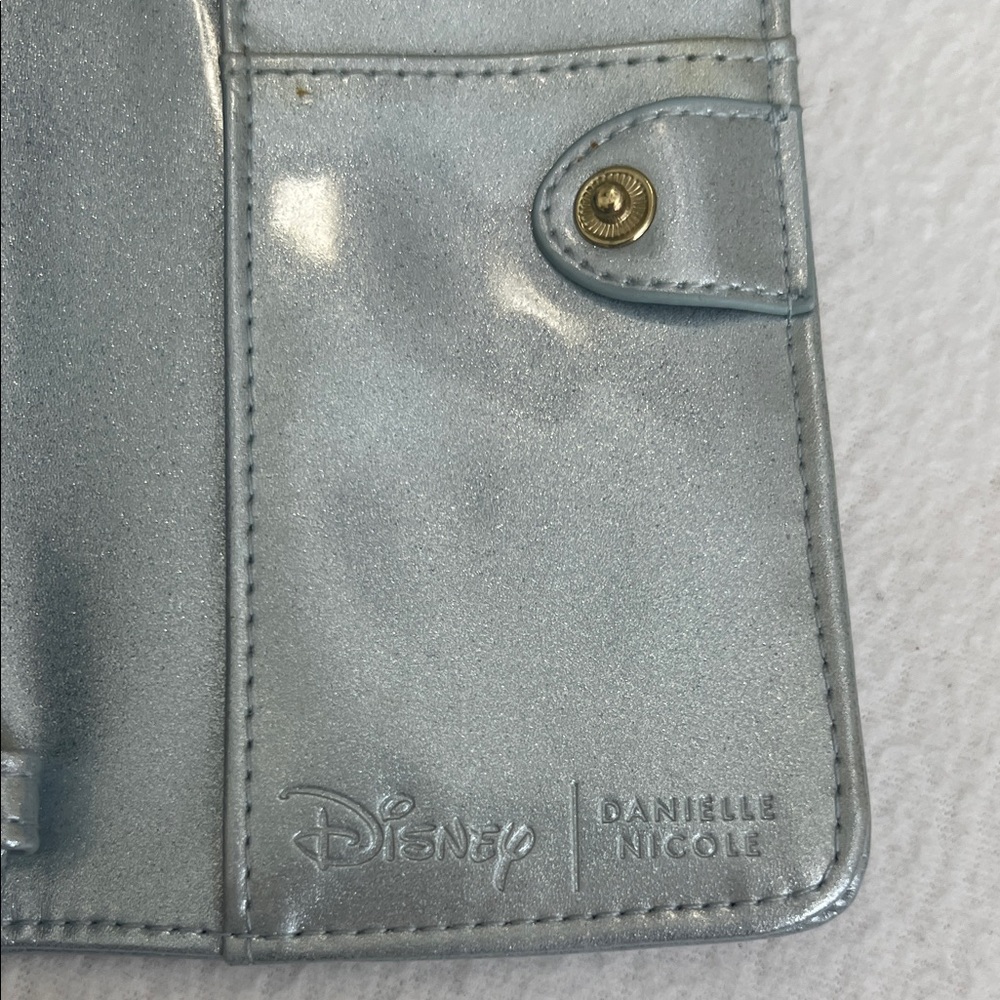 Danielle Nicole Disney Metallic Silver Crossbody Wallet - Picture 3 of 7